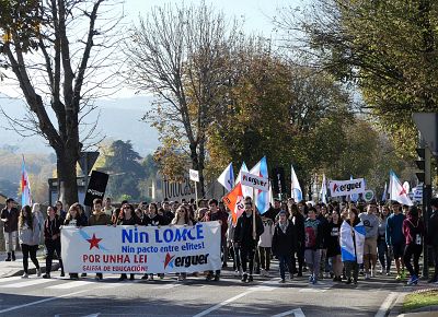 17-11-16 ManiFolgaEstudantilVigo03.JPG